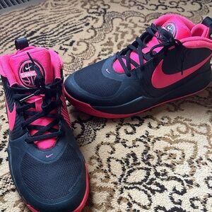 Black and Pink Nike Sneakers basketball shoe high top size 7Y